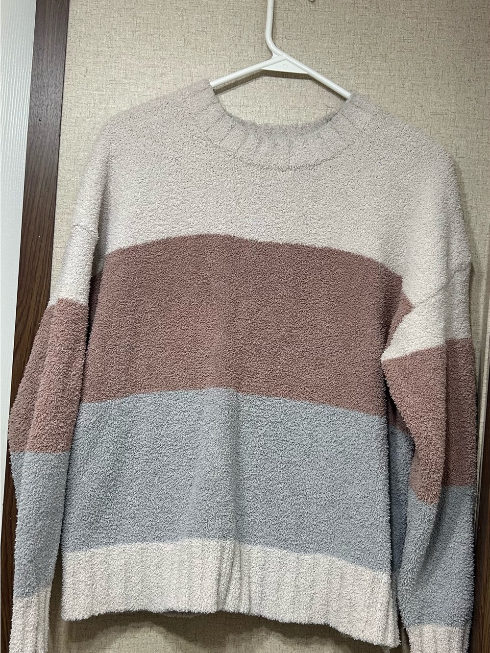 Cozy Colorblock Women's Pullover Sweater - Cream, Mauve, Gray